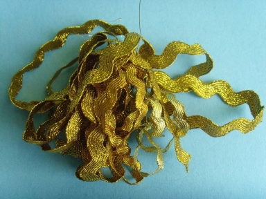 10mm metailic gold ricrac ribbons