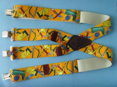 suspender belt with metal clip