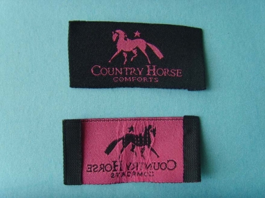 étiquette de pli tissé boucle cheval noir et rose