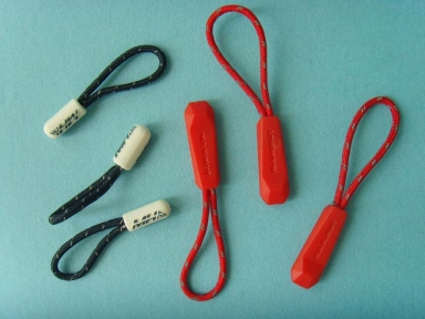 customized rubber zipper puller in red and white colour