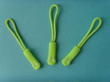 custom green little wings rubber zipper puller with string